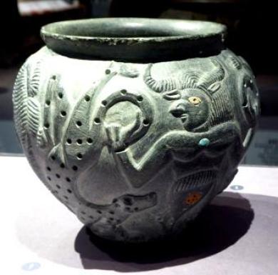 Soapstone pot, 2600-2400BCE, Jiroft, National Museum of Iran, Tehran